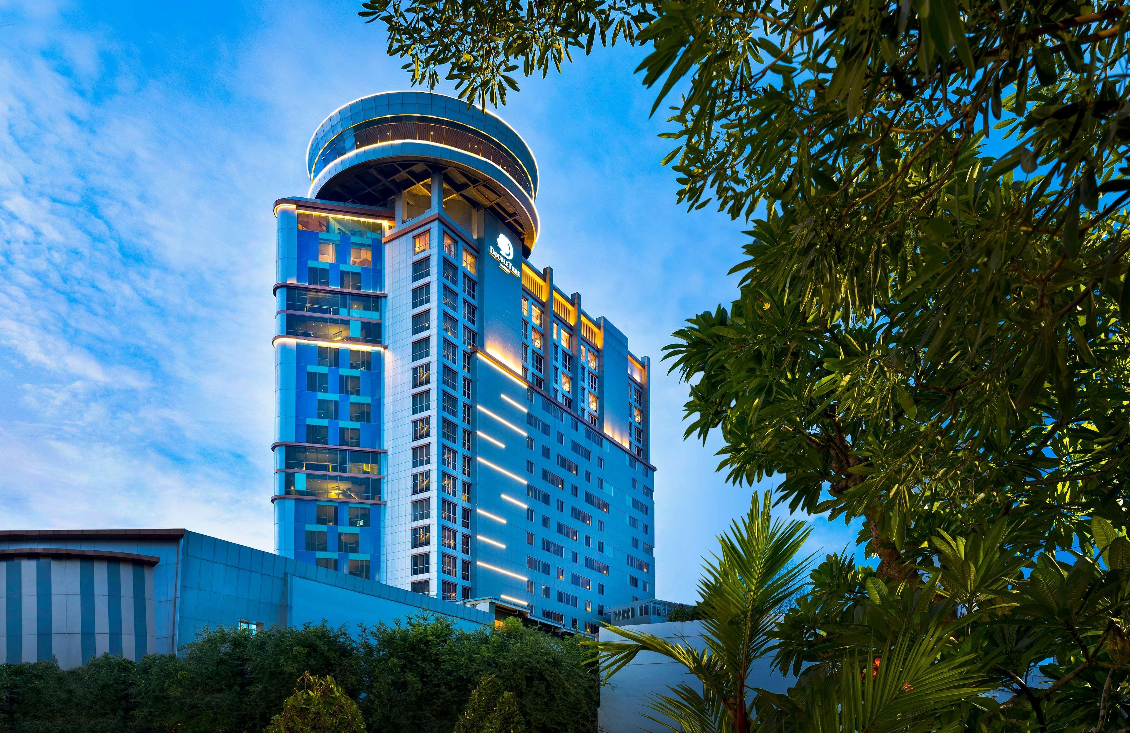 DoubleTree by Hilton Surabaya Hotel Bagian luar foto